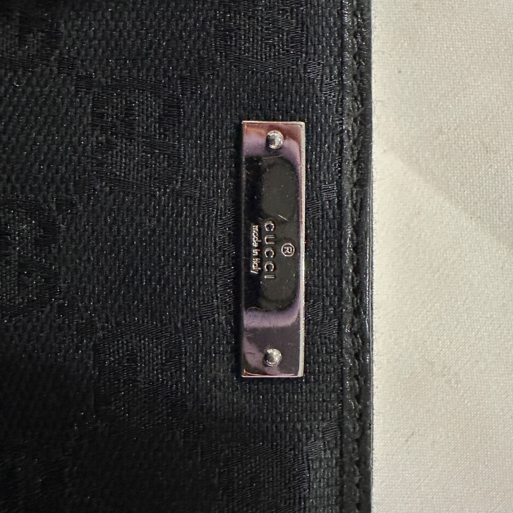 Gucci Black Logo Plaque Zip Wallet - Picture 3 of 16